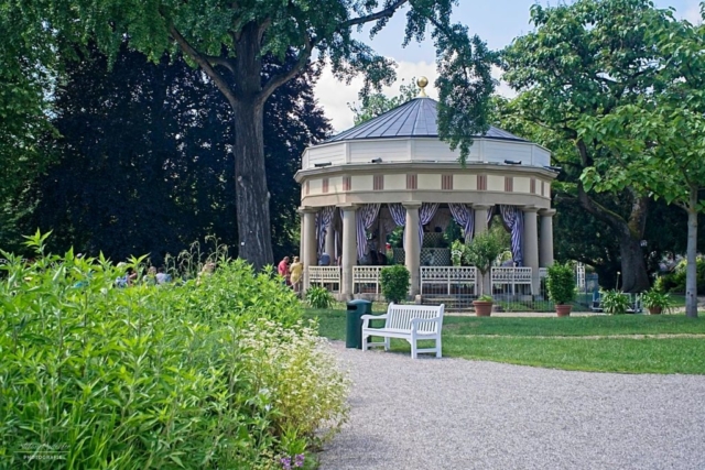 Pavillion im Park