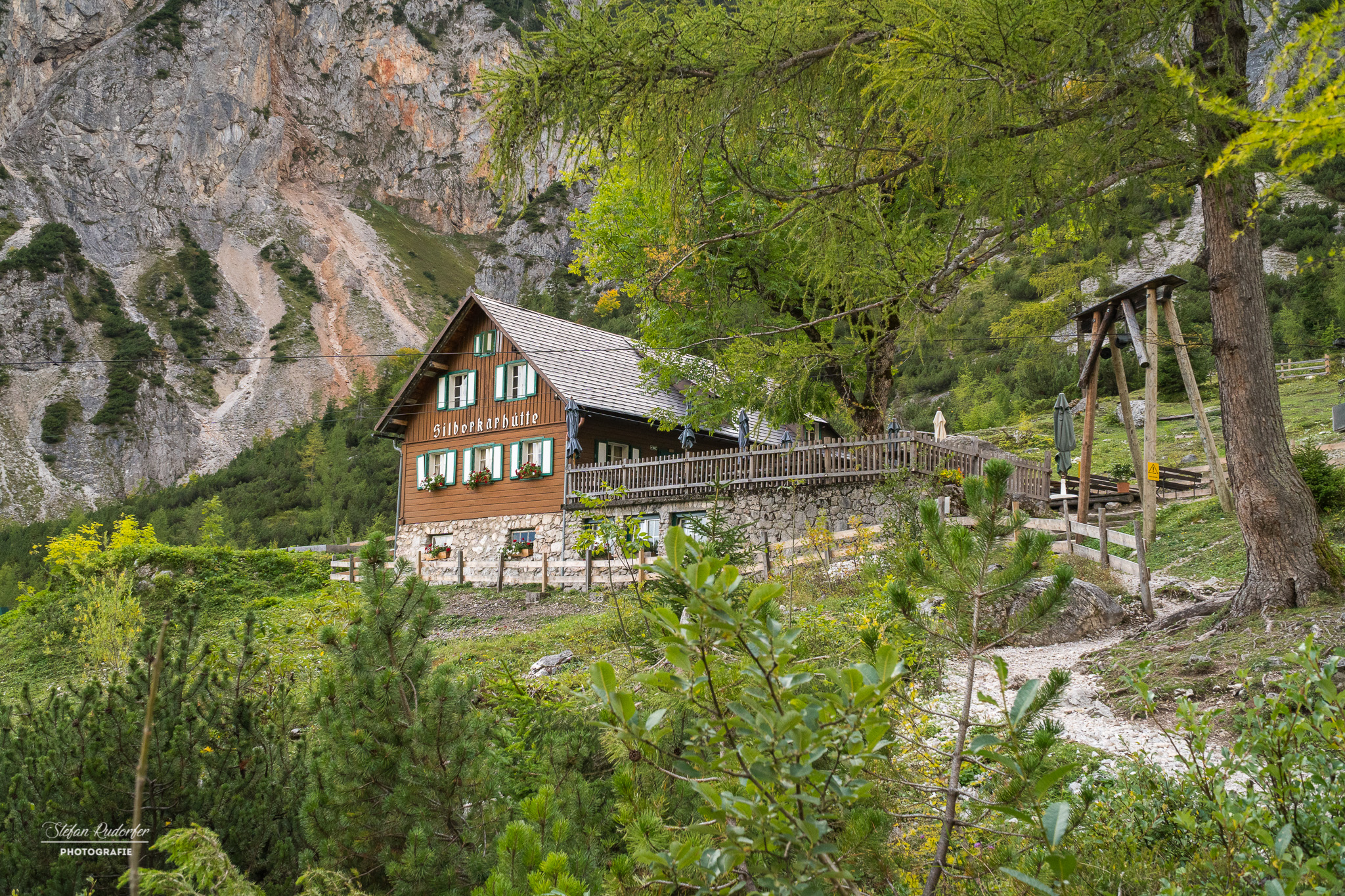 Silberkarhütte mit Terrasse